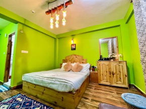 Old town Cafe and stay near go stop